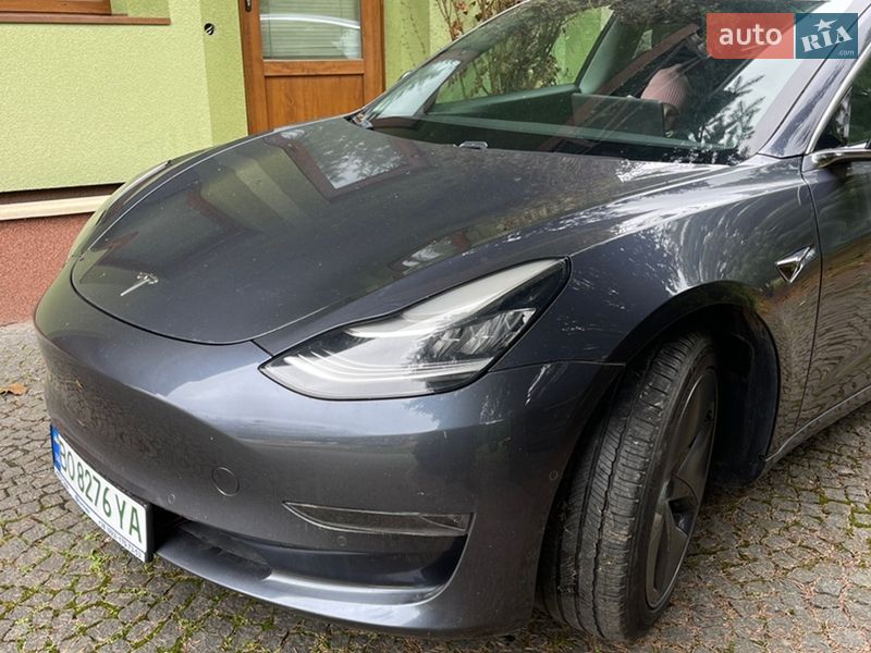 Седан Tesla Model 3 2020 в Тернополе