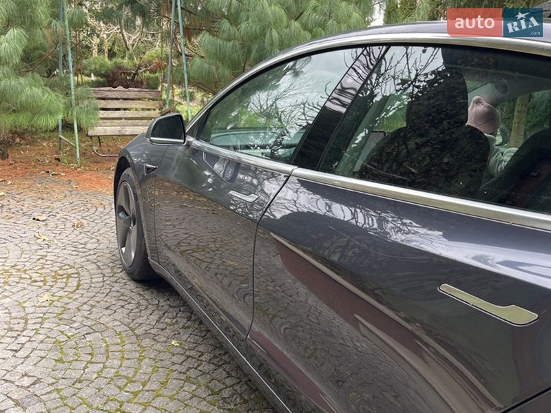 Седан Tesla Model 3 2020 в Тернополе