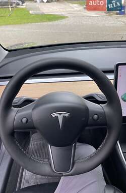 Седан Tesla Model 3 2020 в Тернополе