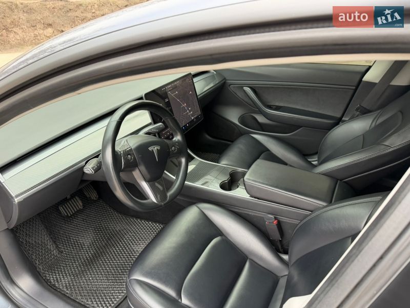 Седан Tesla Model 3 2018 в Золотоноші