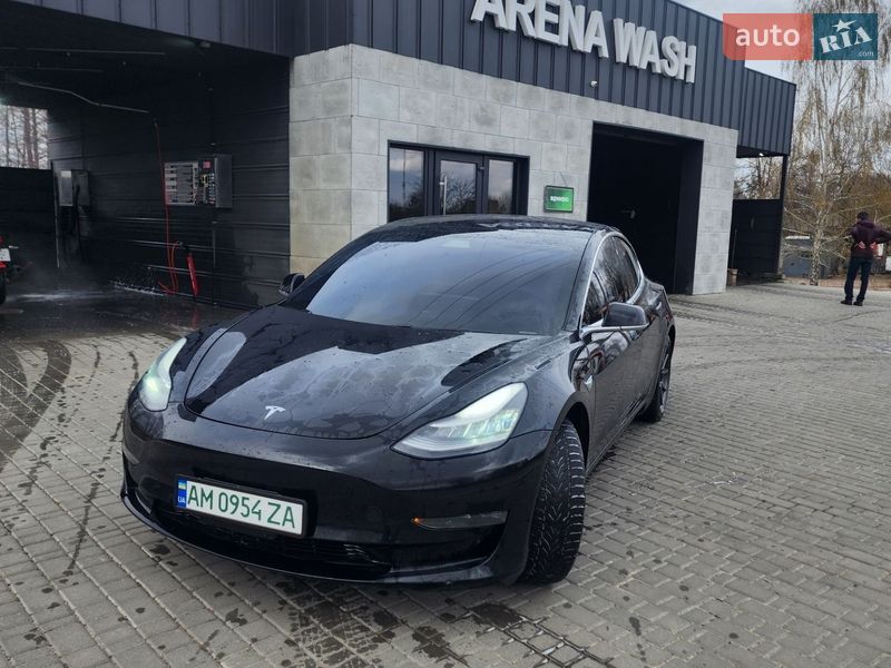Седан Tesla Model 3 2019 в Олевську