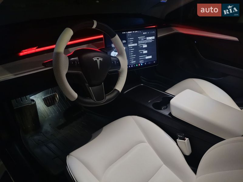 Седан Tesla Model 3 2022 в Кривому Розі