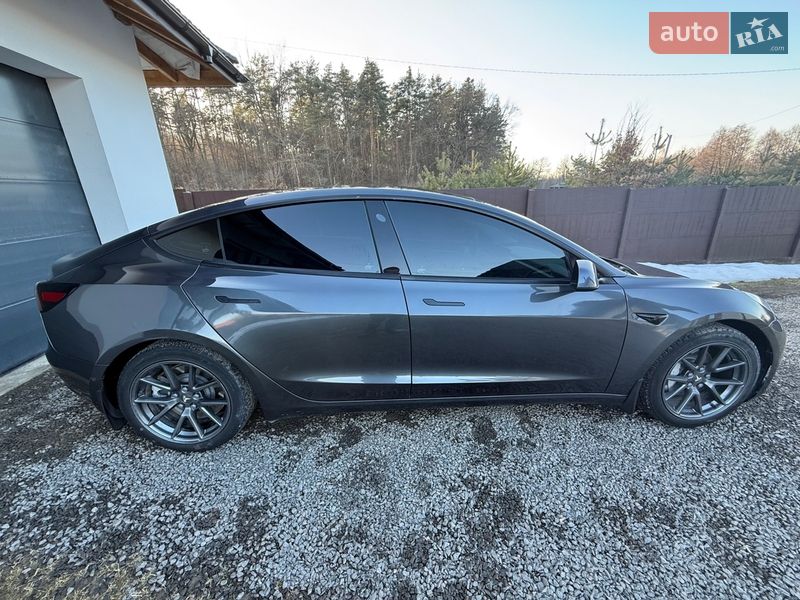 Седан Tesla Model 3 2021 в Рава-Русской