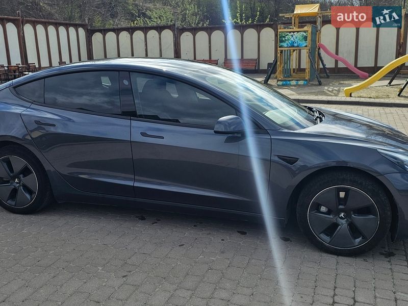 Седан Tesla Model 3 2023 в Львові
