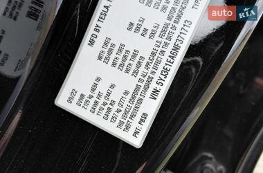 Седан Tesla Model 3 2022 в Вараші