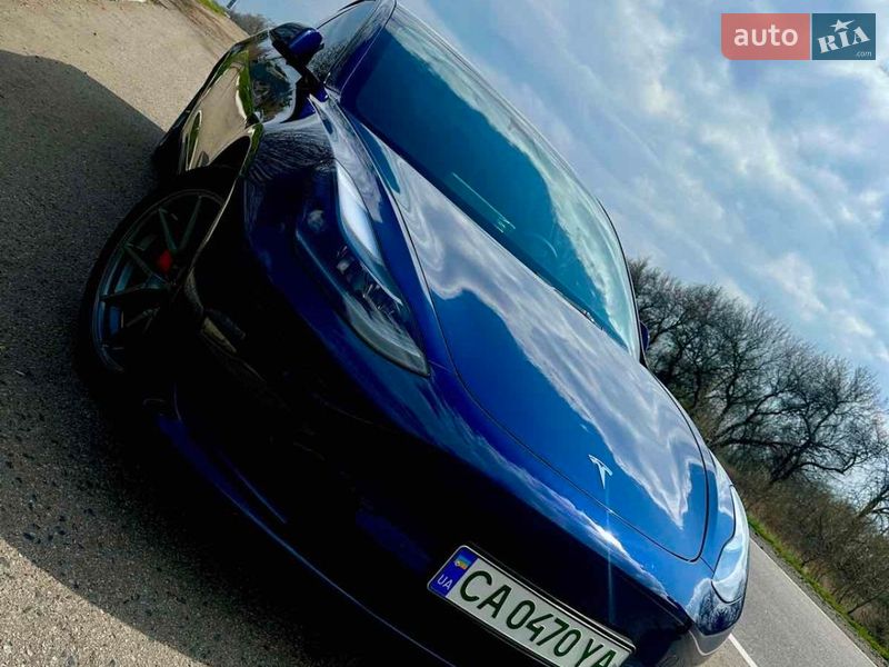 Седан Tesla Model 3 2022 в Новоархангельську