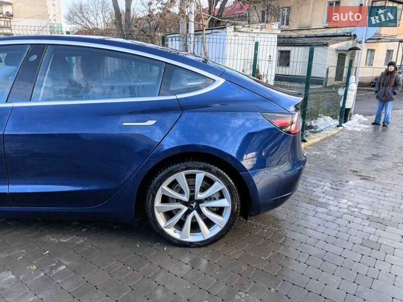 Седан Tesla Model 3 2018 в Одессе
