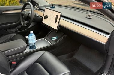 Седан Tesla Model 3 2023 в Львове