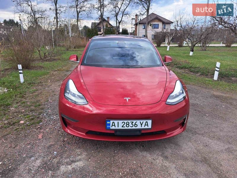 Седан Tesla Model 3 2018 в Киеве