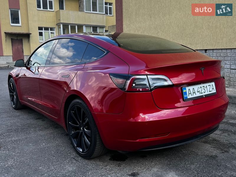 Седан Tesla Model 3 2018 в Києві