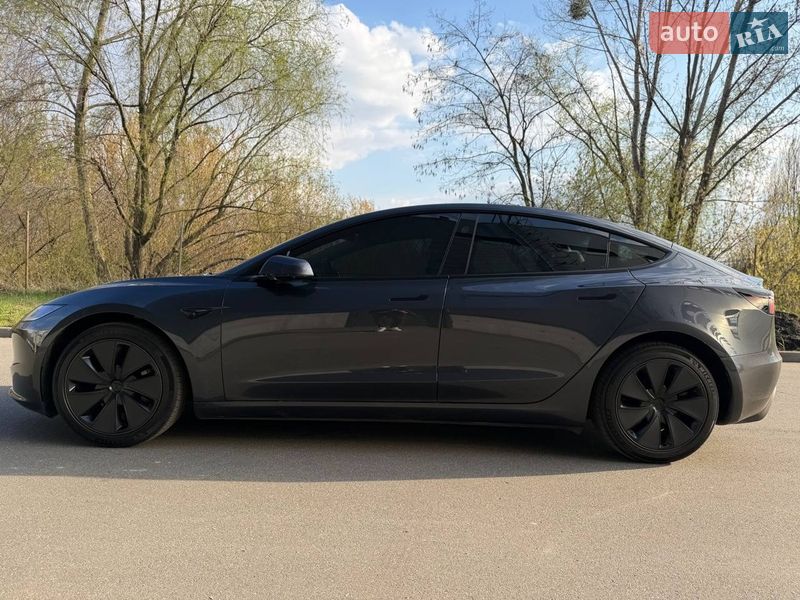 Седан Tesla Model 3 2024 в Киеве