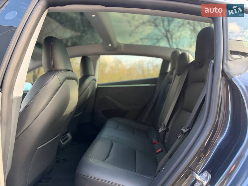 Седан Tesla Model 3 2024 в Киеве