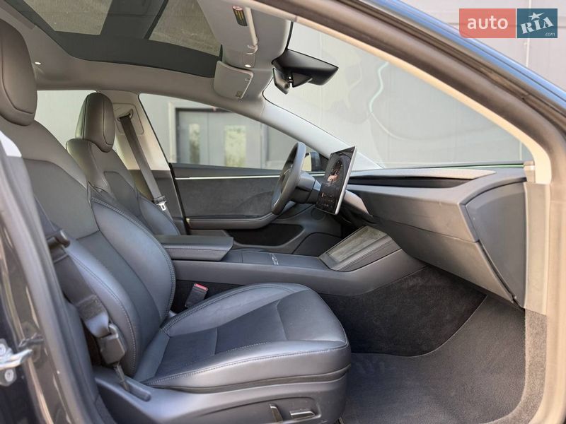 Седан Tesla Model 3 2024 в Киеве