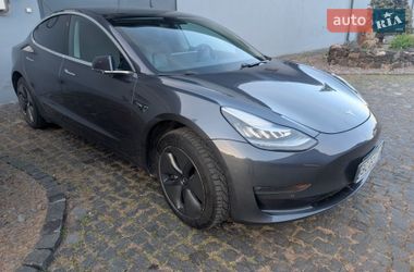 Седан Tesla Model 3 2020 в Львові
