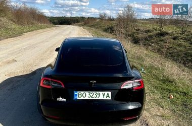 Седан Tesla Model 3 2022 в Монастириській