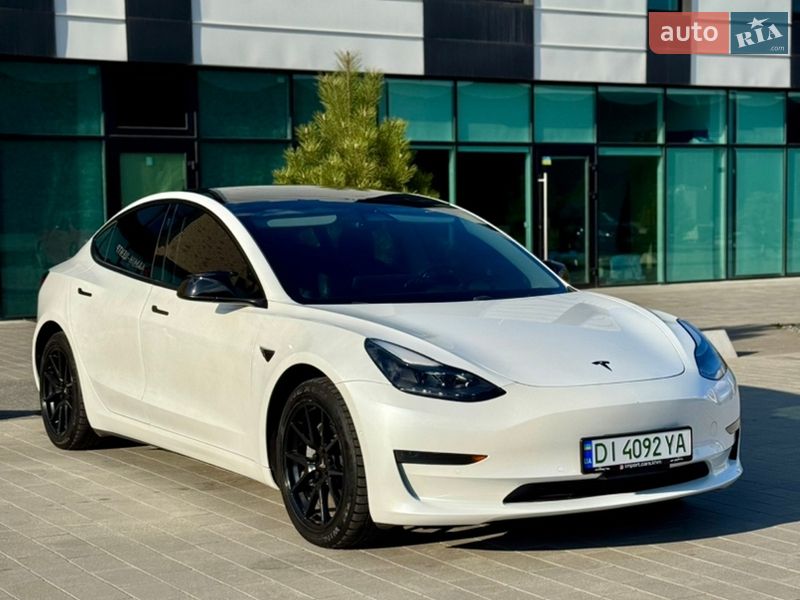 Седан Tesla Model 3 2021 в Хмельницком