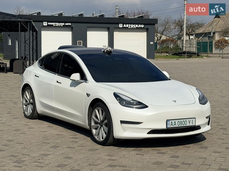 Седан Tesla Model 3 2020 в Білій Церкві