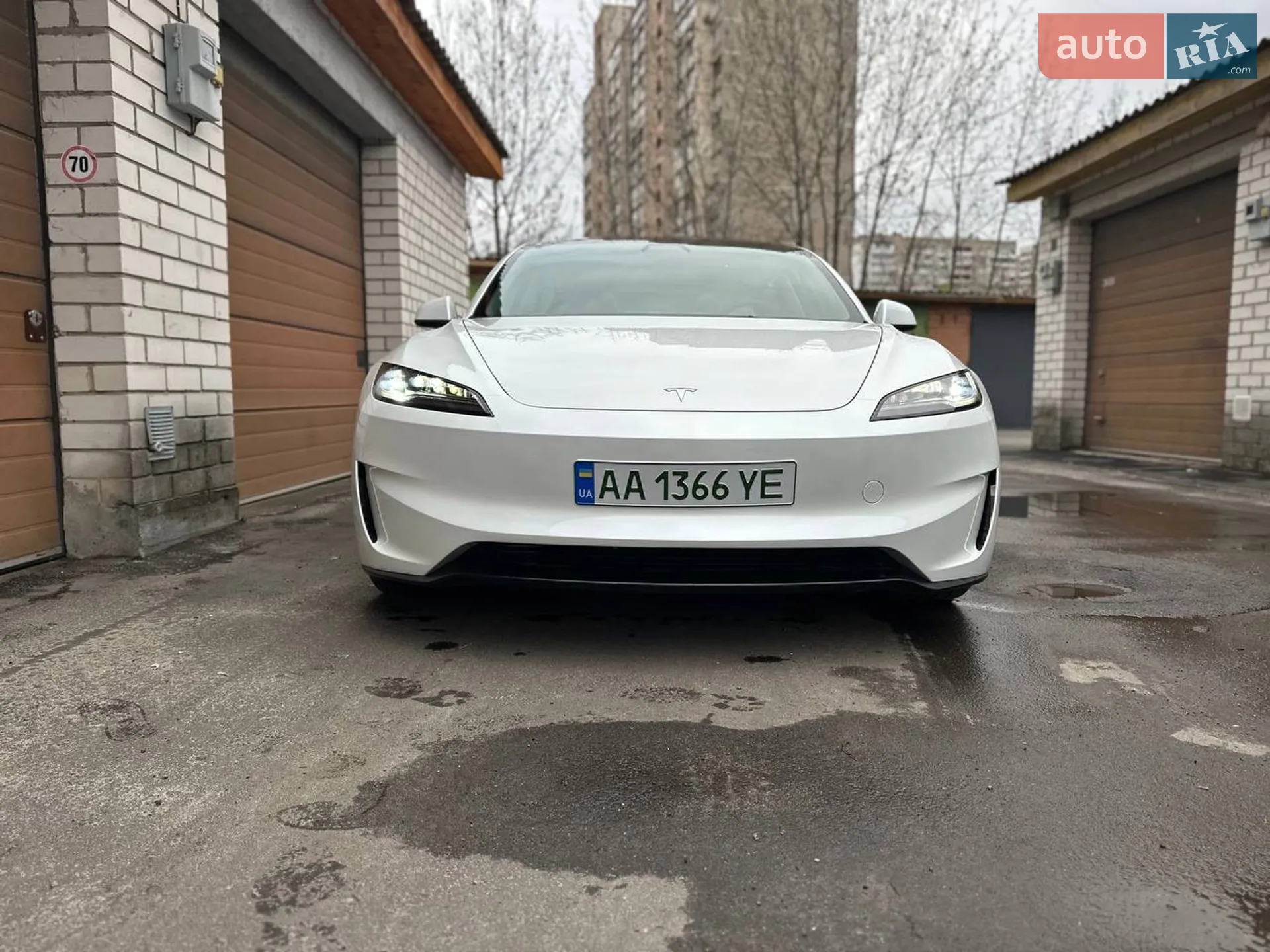 2025 Tesla Model 3 - мініатюра 16
