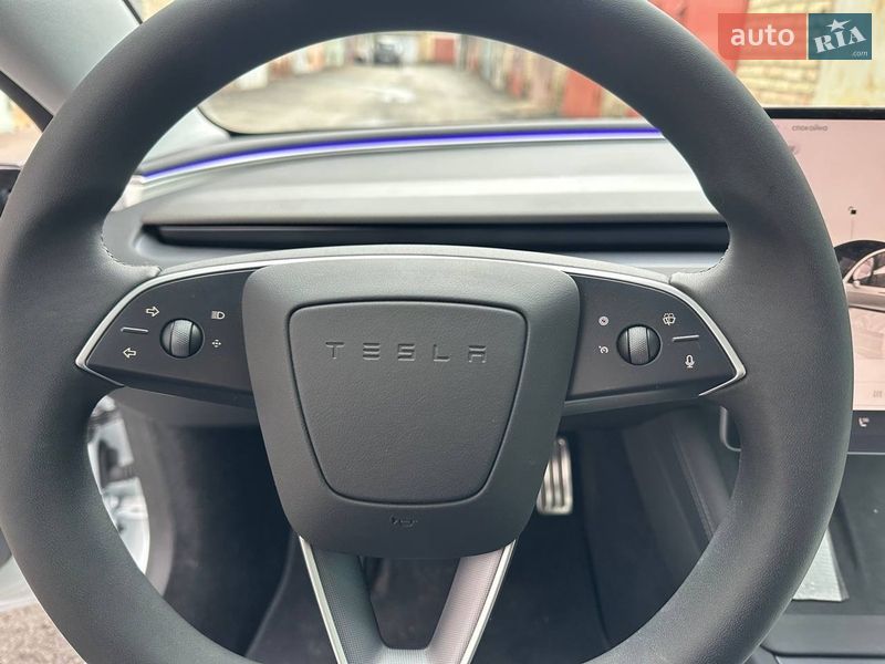 Седан Tesla Model 3 2025 в Києві