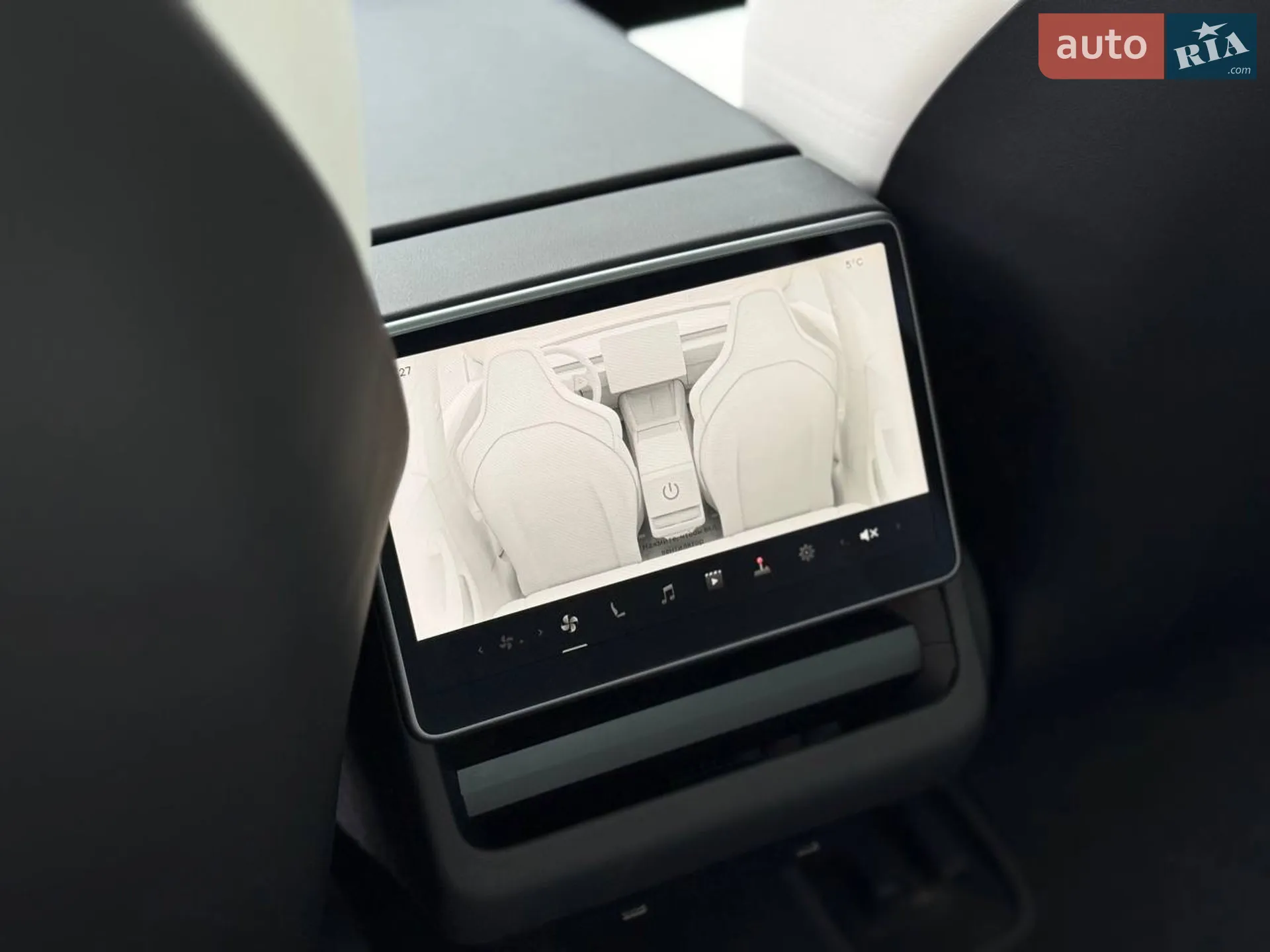 2025 Tesla Model 3 - мініатюра 64