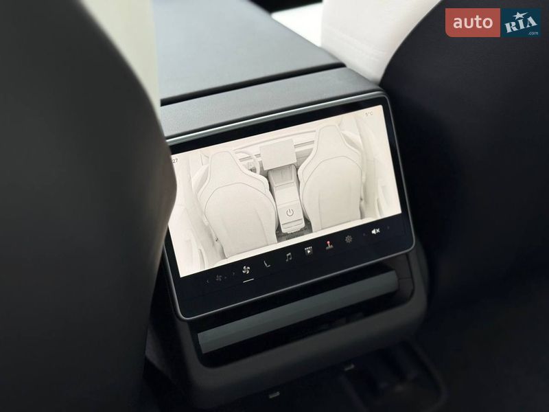 Седан Tesla Model 3 2025 в Києві