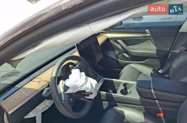 Седан Tesla Model 3 2021 в Киеве