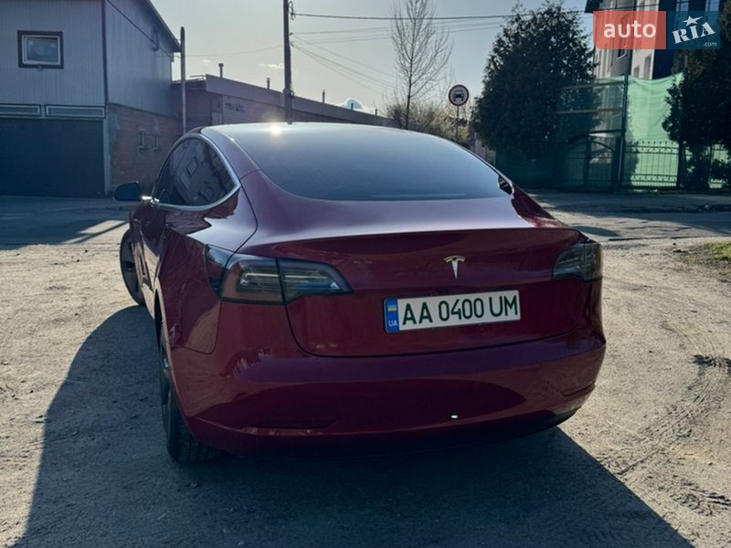 Седан Tesla Model 3 2018 в Києві