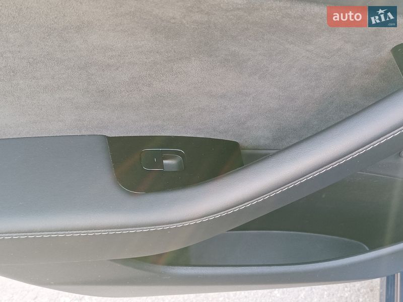 Седан Tesla Model 3 2019 в Киеве