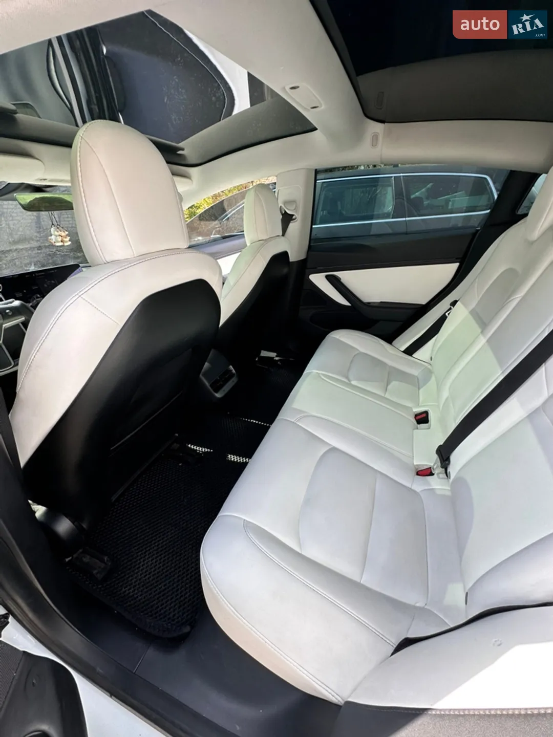 2019 Tesla Model 3 - мініатюра 9