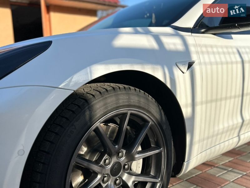 Седан Tesla Model 3 2021 в Хмельницькому