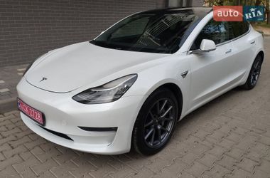 Седан Tesla Model 3 2020 в Ужгороді