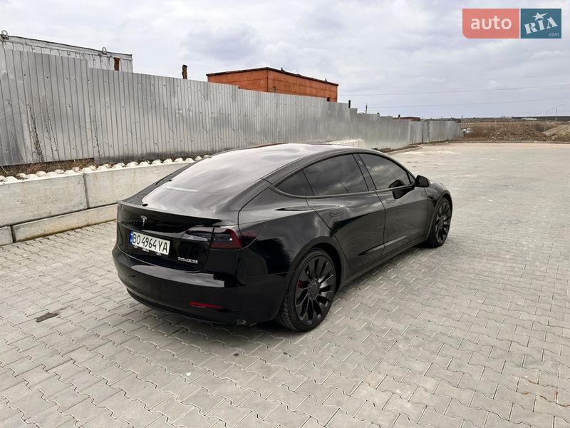 Седан Tesla Model 3 2022 в Тернополі