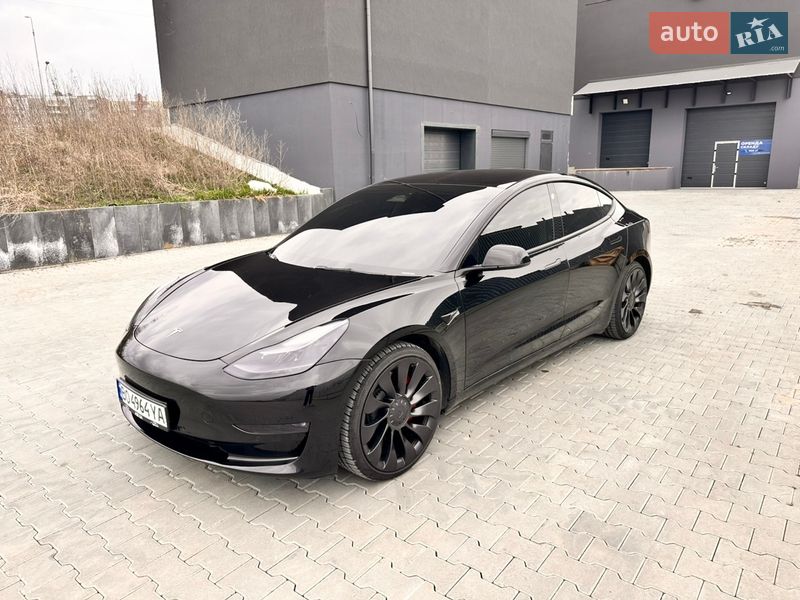 Седан Tesla Model 3 2022 в Тернополі