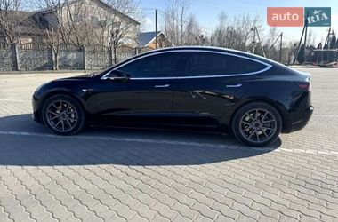 Седан Tesla Model 3 2019 в Львові