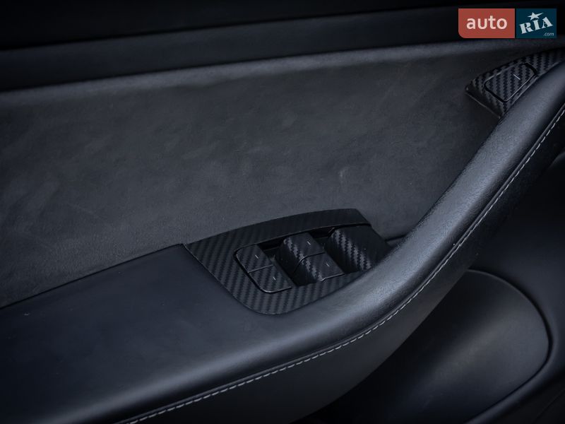 Седан Tesla Model 3 2018 в Киеве