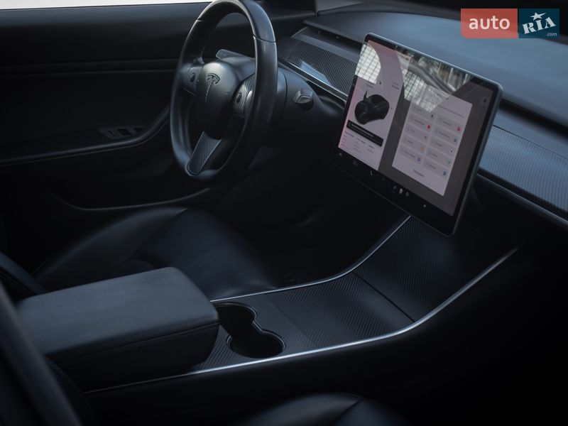 Седан Tesla Model 3 2018 в Киеве