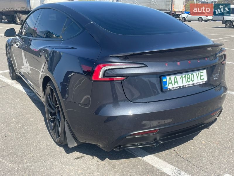 Седан Tesla Model 3 2024 в Киеве
