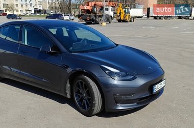 Седан Tesla Model 3 2023 в Кропивницком
