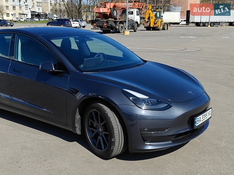 Седан Tesla Model 3 2023 в Кропивницком