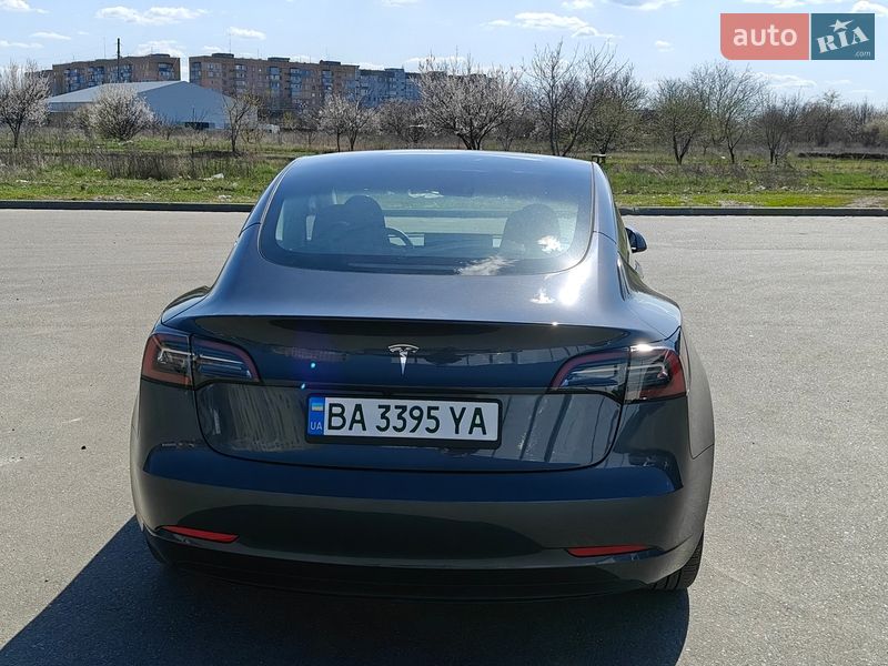 Седан Tesla Model 3 2023 в Кропивницком