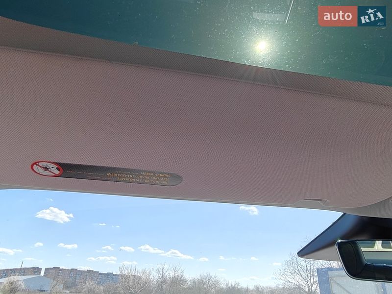 Седан Tesla Model 3 2023 в Кропивницком