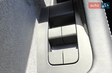 Седан Tesla Model 3 2023 в Кропивницком