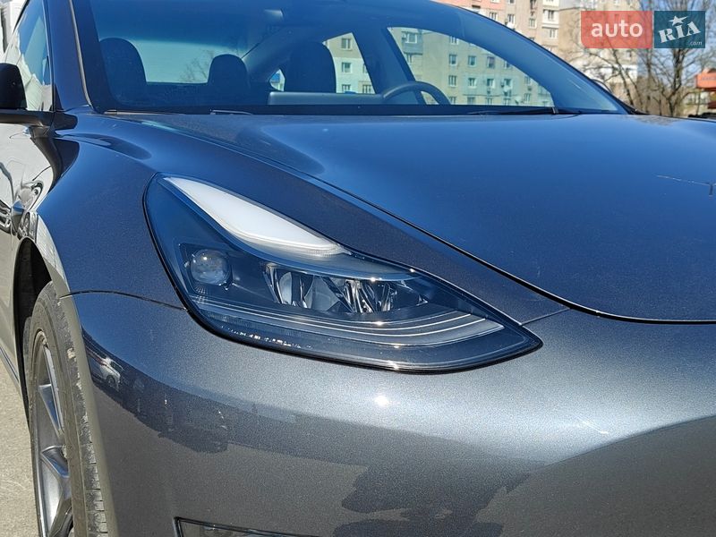 Седан Tesla Model 3 2023 в Кропивницком