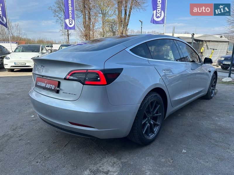 Седан Tesla Model 3 2018 в Виннице