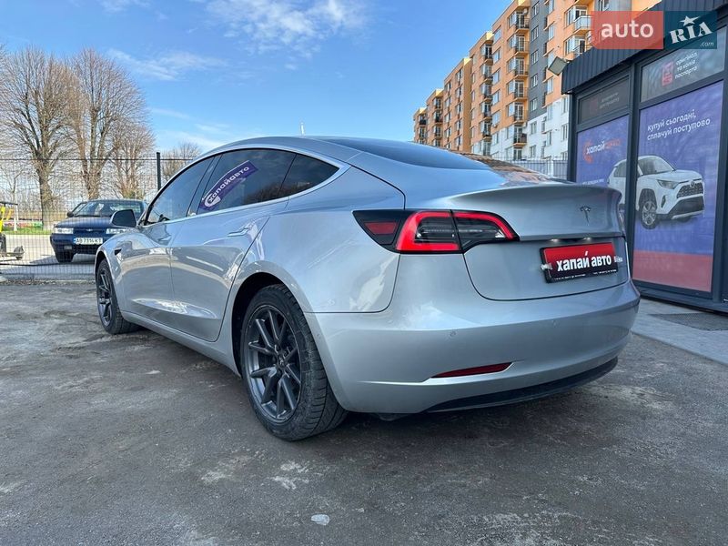 Седан Tesla Model 3 2018 в Виннице