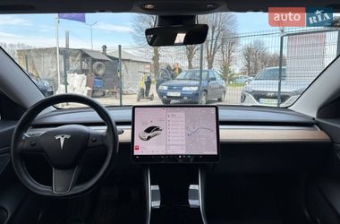 Седан Tesla Model 3 2018 в Виннице