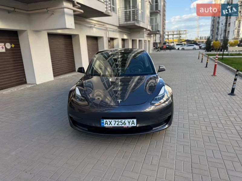 Tesla Model 3 2021