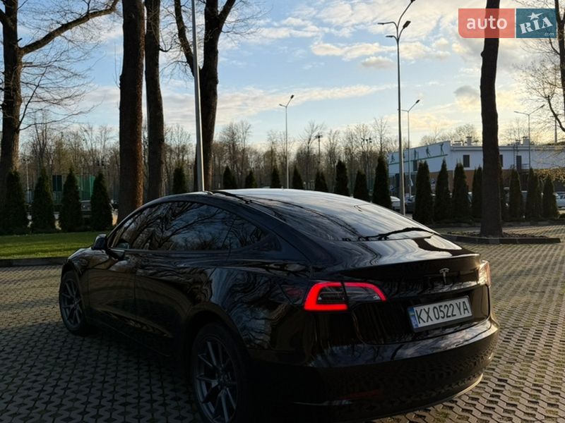 Седан Tesla Model 3 2022 в Харкові