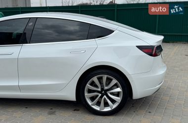 Седан Tesla Model 3 2019 в Самборі