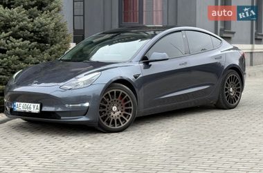 Седан Tesla Model 3 2022 в Днепре